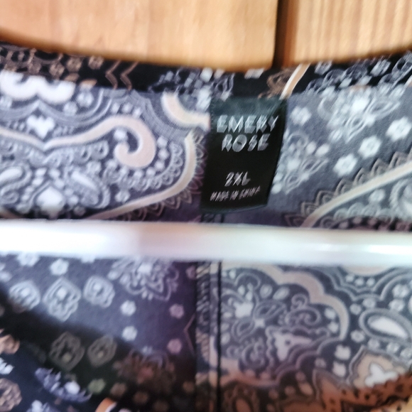 Geometric blouse - Picture 2 of 2